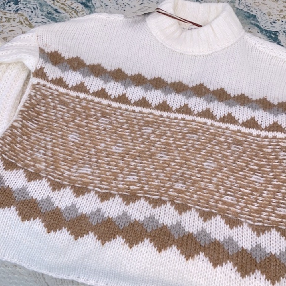 Knox Rose Cream and Tan Sweater - Picture 5 of 5